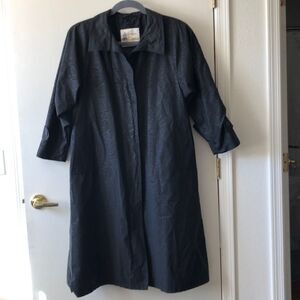 London Fog Rain Coat. Size 8P gently used black